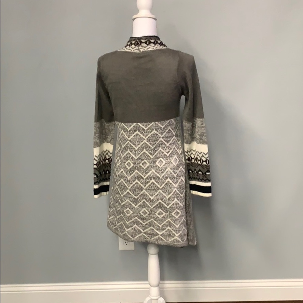 Sweater - Picture 4 of 5